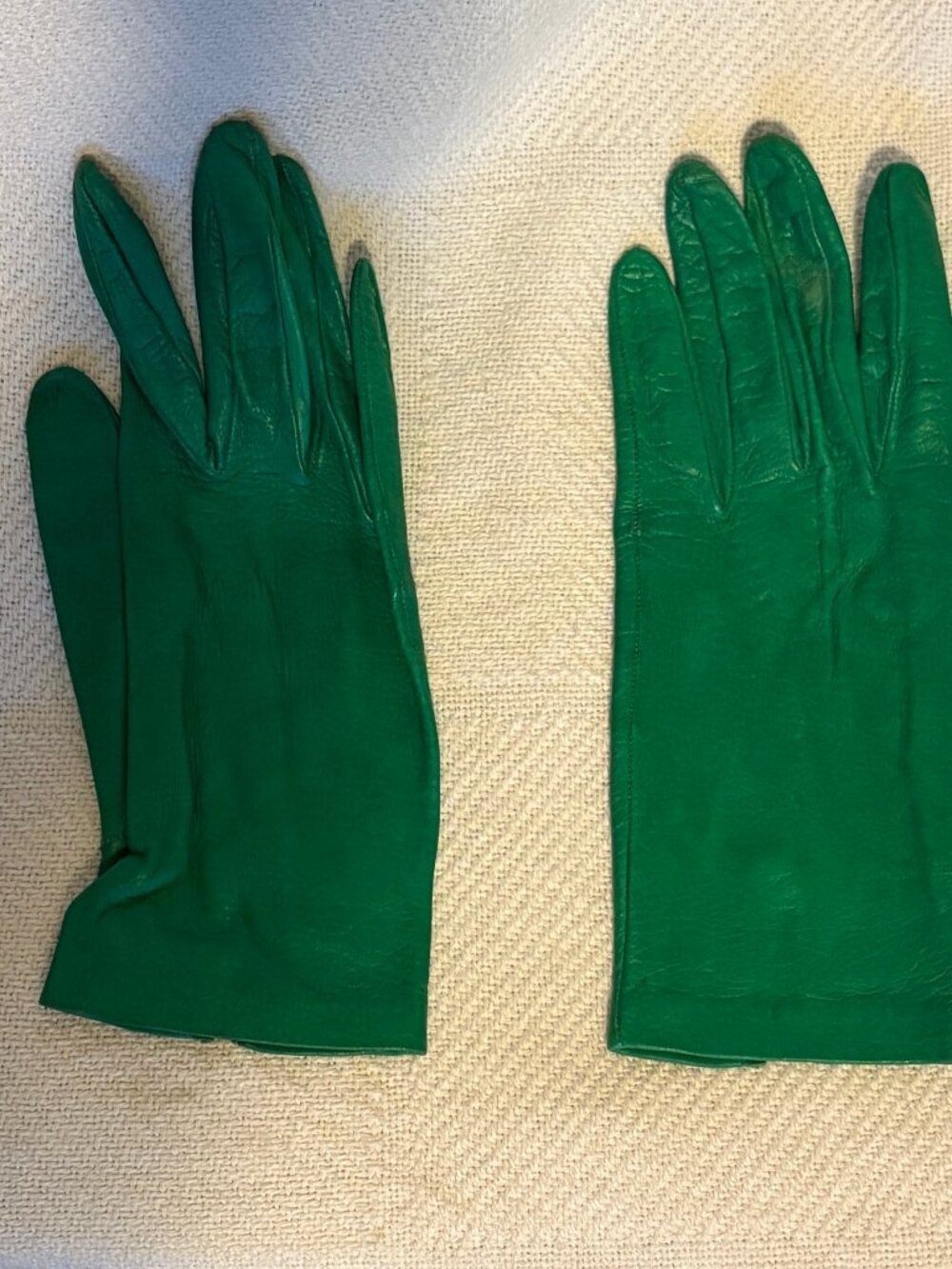 Vintage Emerald Green Leather Dress Gloves | Wrist Length